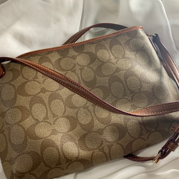 Monogram coach crossbody - Picture 10 of 10
